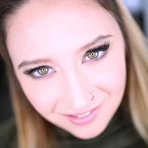 Elektra Rose's beautiful hazel eyes